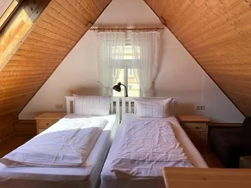 Kleines Friesenhaus Kleines Friesenhaus *